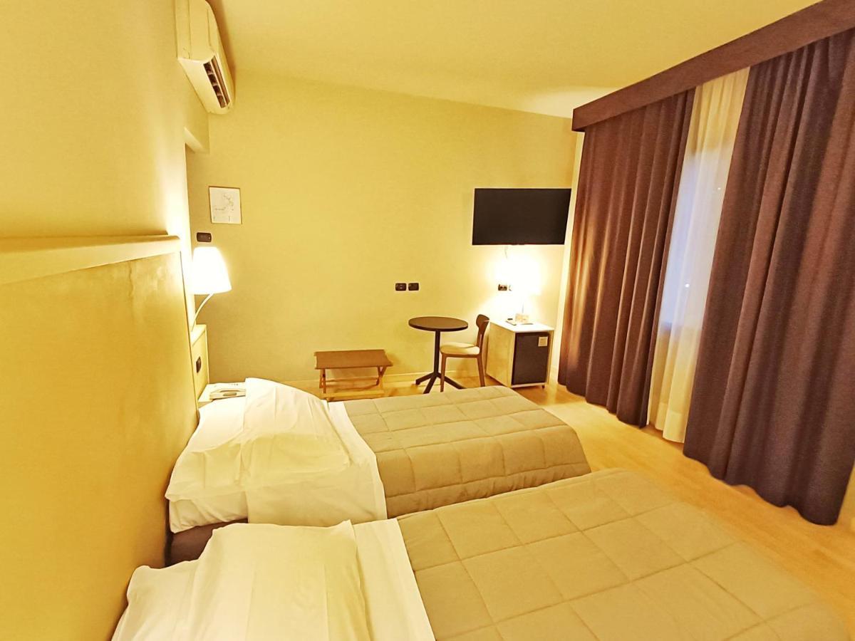 Hotel Corallo Римини Экстерьер фото