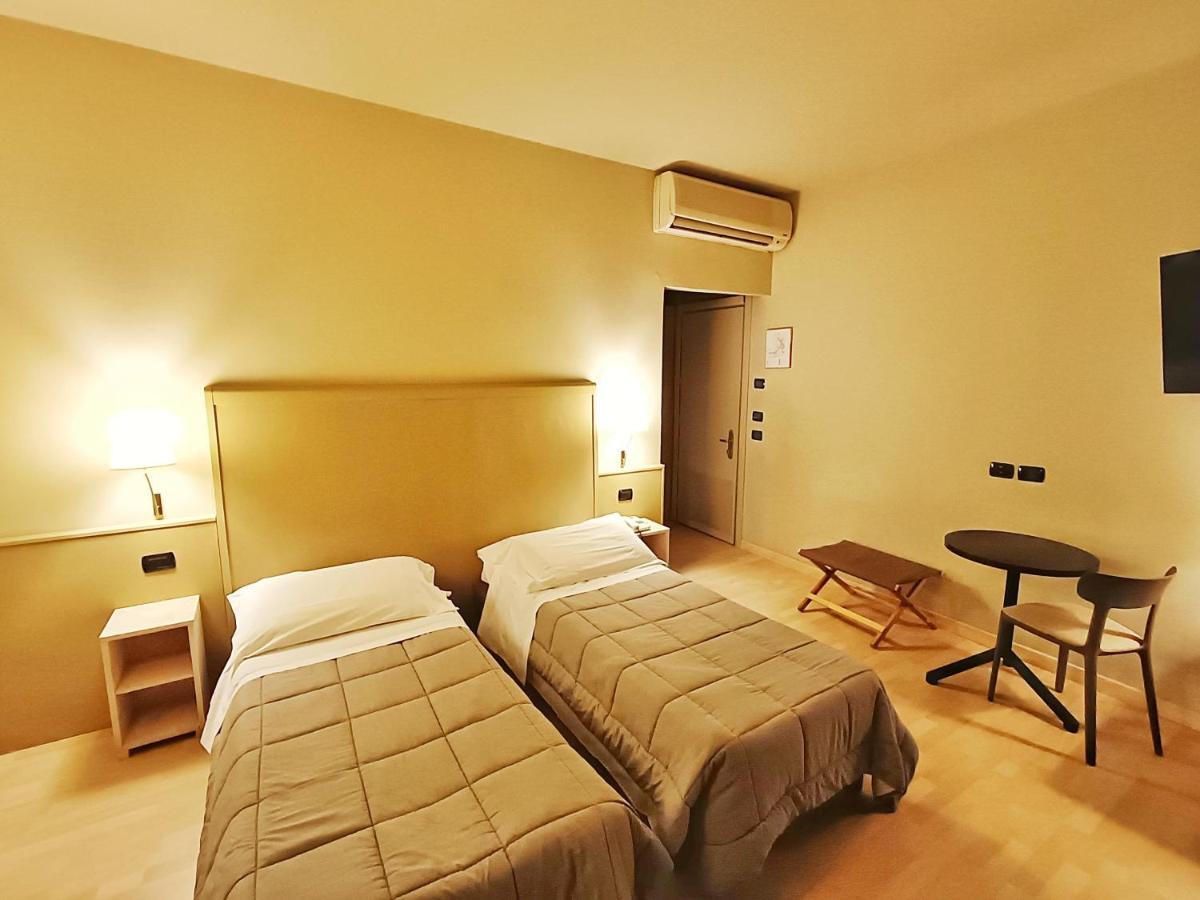 Hotel Corallo Римини Экстерьер фото