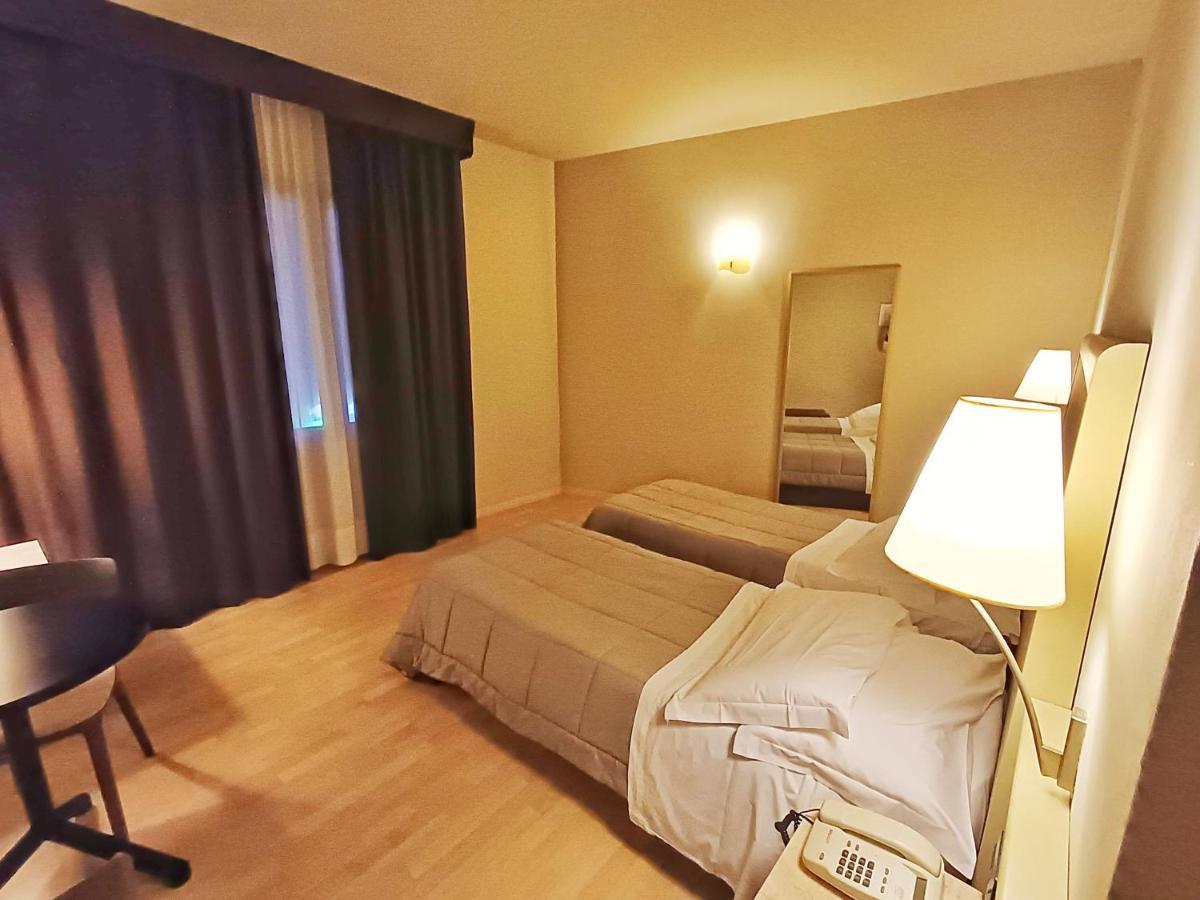 Hotel Corallo Римини Экстерьер фото